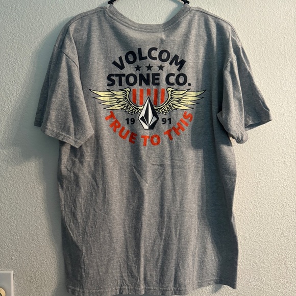 🤩2for$10🤩 Men’s Volcom shirt size medium GUC - Picture 2 of 3